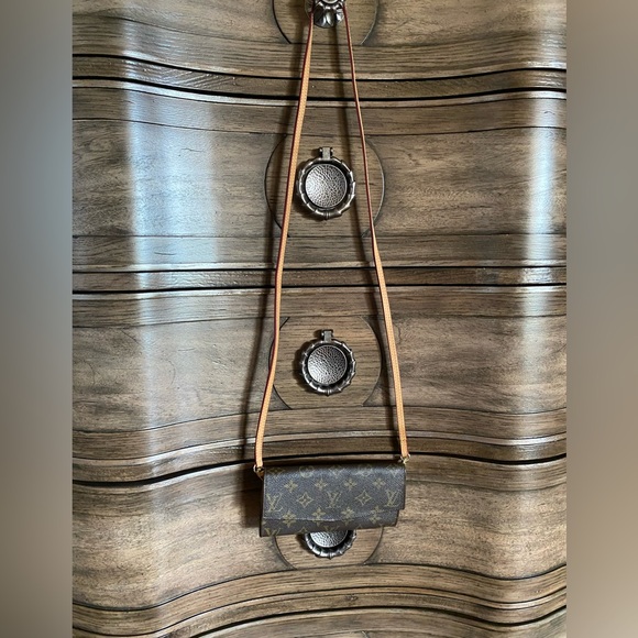 Authenthic Vintage Louis Vuitton  Sarah wallet. - Picture 3 of 16